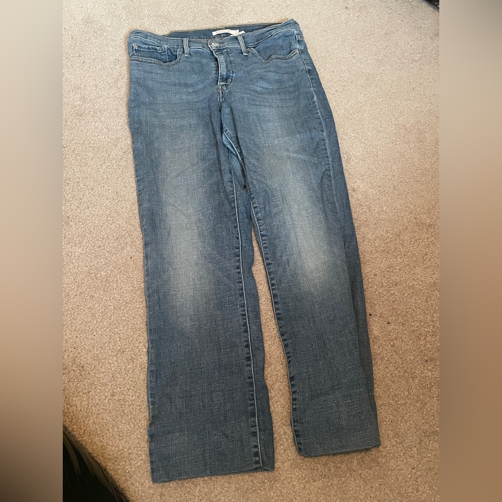 Straight Leg Women's Jeans in Medium Blue